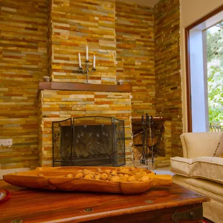 Amazing In Pano Platres Cyprus فيلة